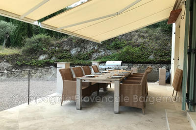 Maison - 250 m² - 7 pièces