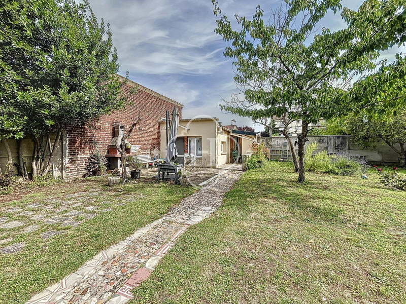 Maison - 80 m² - 5 pièces