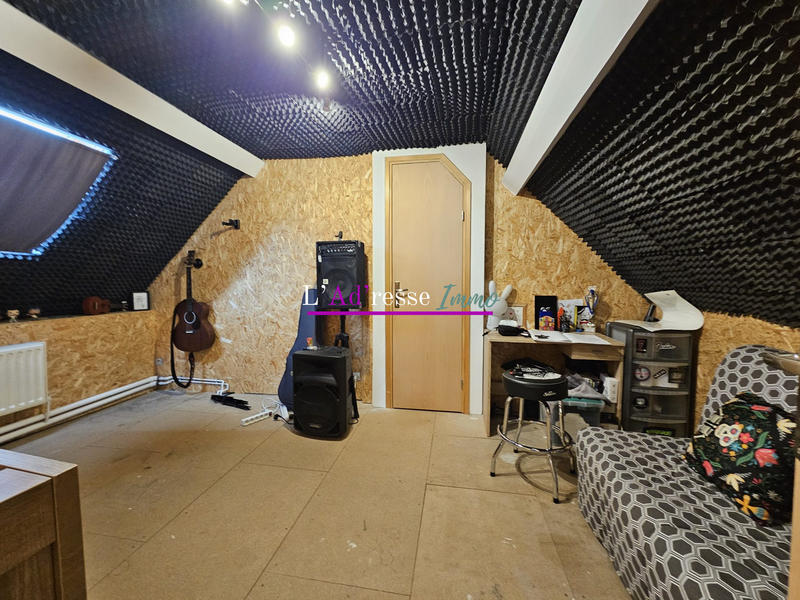 Maison - 134 m² - 9 pièces