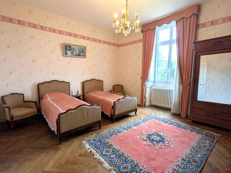 Château - 270 m² - 10 pièces