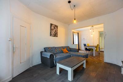 Maison - 93 m² - 4 pièces