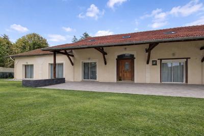 Maison - 219 m² - 7 pièces