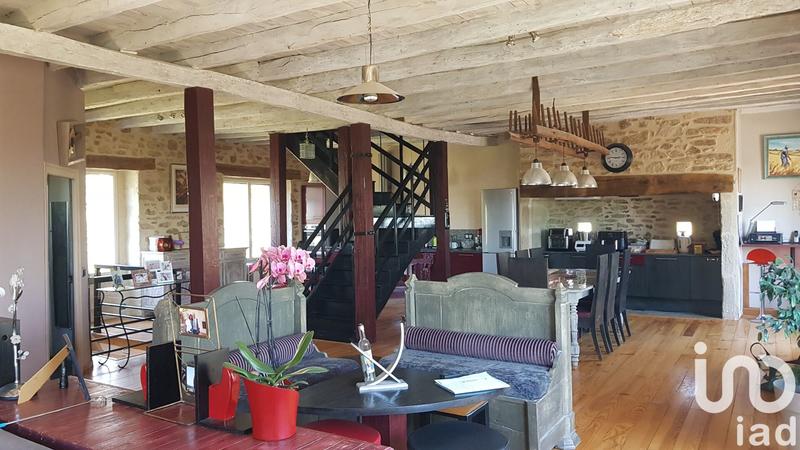 Maison - 230 m² - 8 pièces