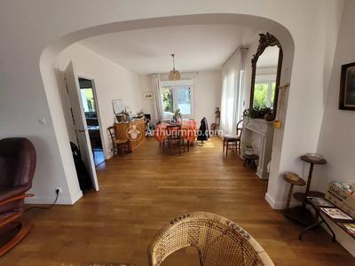 Maison - 206 m² - 6 pièces