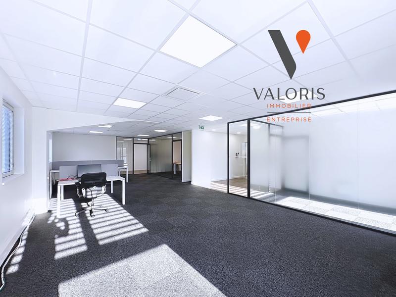 Bureau - 121 m² - 2 pièces