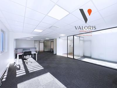 Bureau - 121 m² - 2 pièces