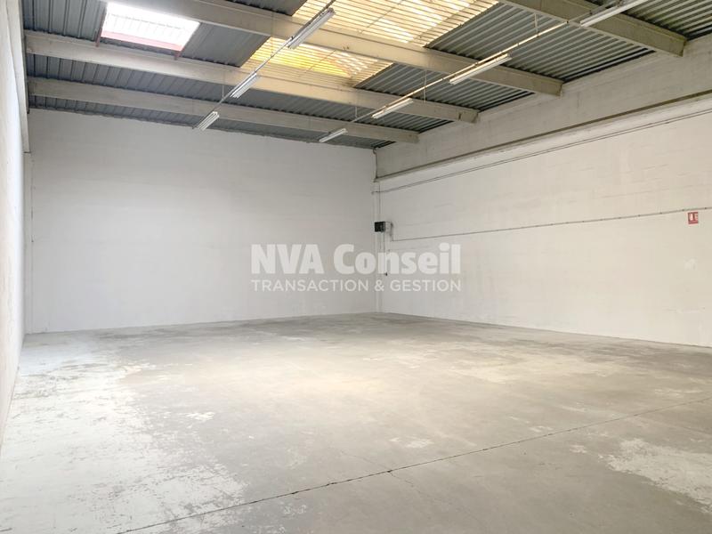Entrepôt - 336 m²