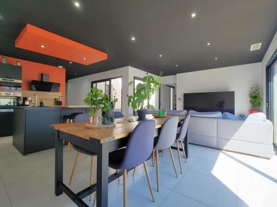 Maison - 84 m² - 4 pièces