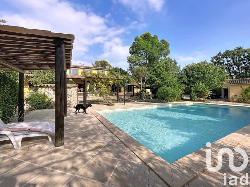 Maison - 198 m² - 7 pièces