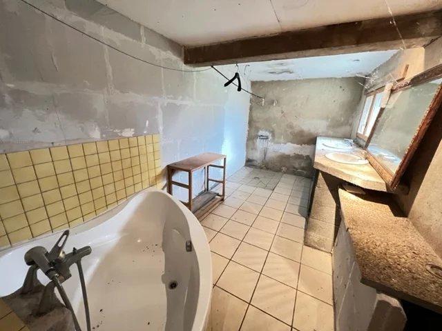 Maison de village - 120 m² - 3 pièces