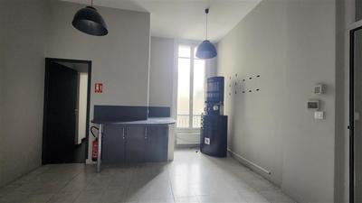 Local commercial - 377 m²
