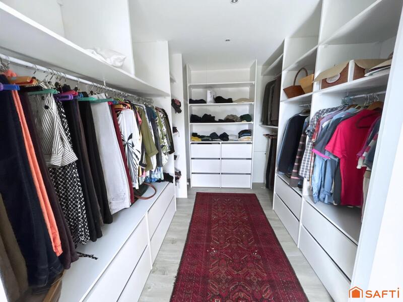 Maison - 205 m² - 6 pièces