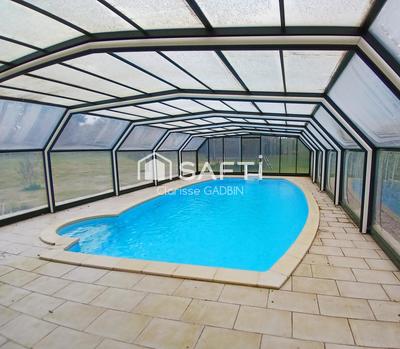 Propriété - 585 m² - 18 pièces