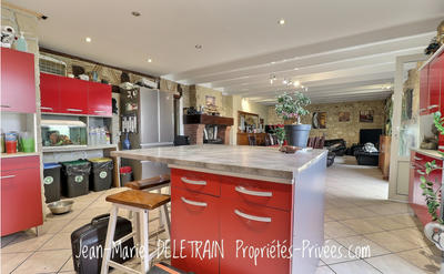 Maison - 258 m² - 7 pièces