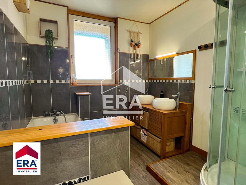 Maison - 355 m² - 10 pièces