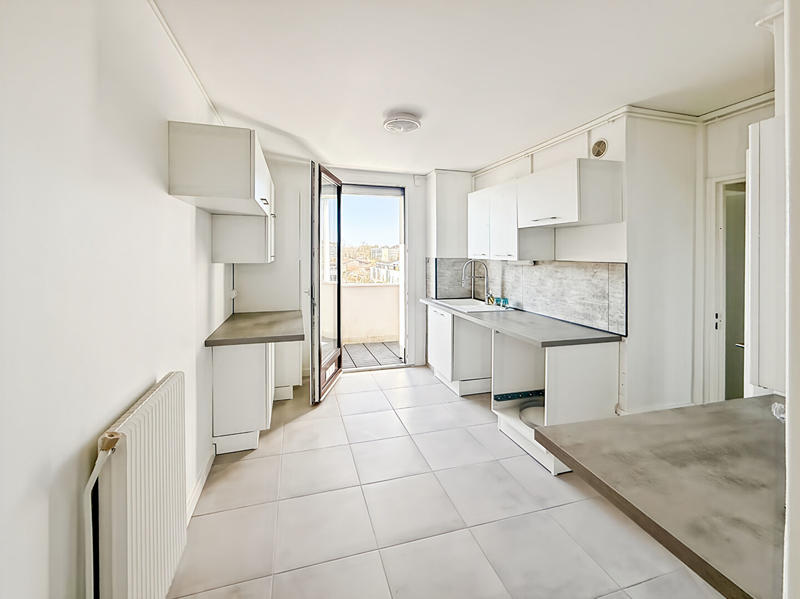 Appartement - 82 m² - 5 pièces