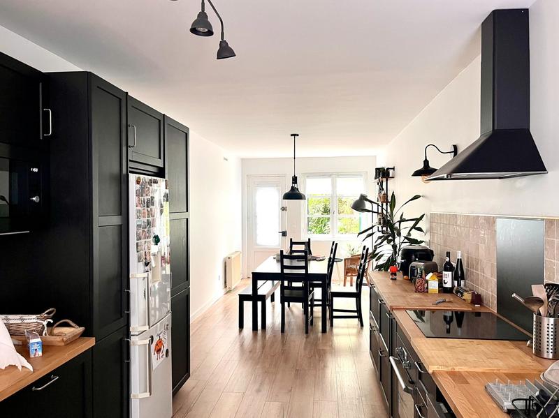 Maison - 185 m² - 8 pièces