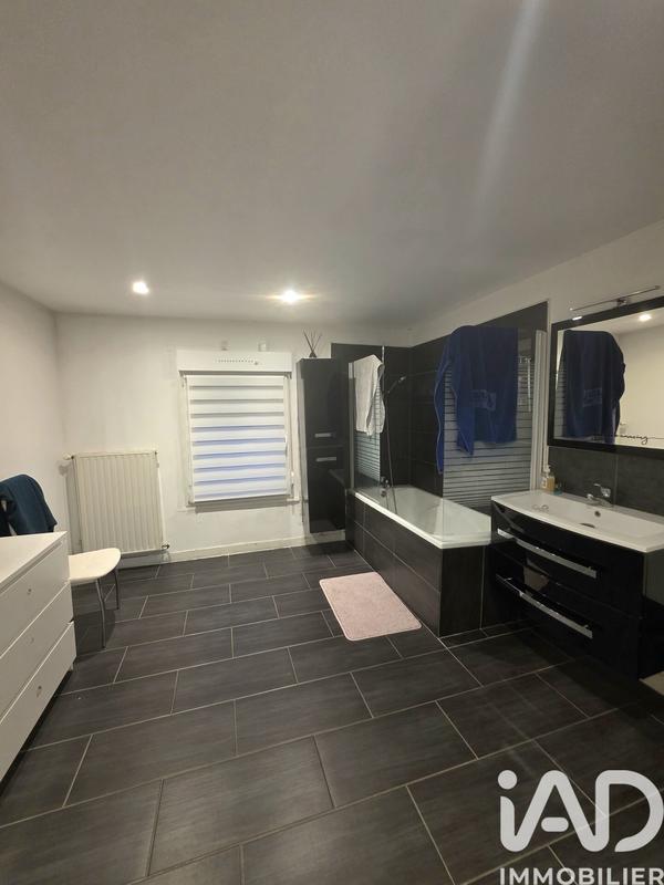 Maison - 179 m² - 8 pièces