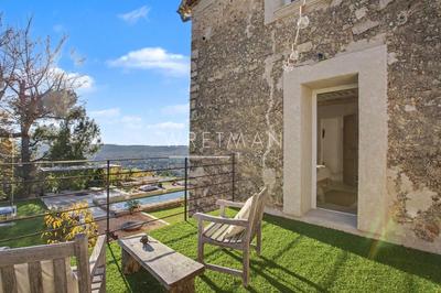 Maison - 240 m² - 8 pièces