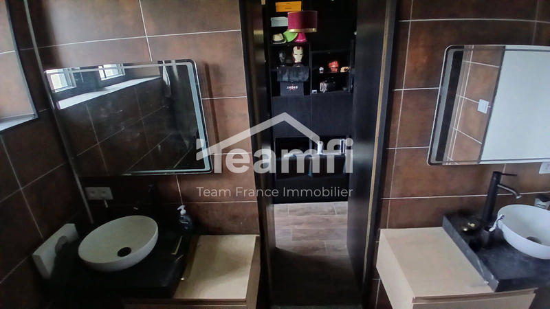 Maison - 174 m² - 5 pièces