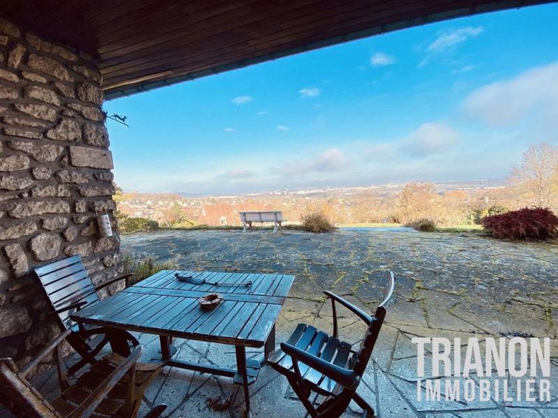 Propriété - 290 m² - 9 pièces