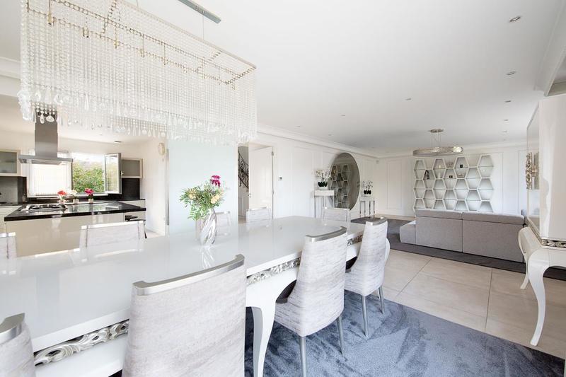 Maison - 350 m² - 5 pièces