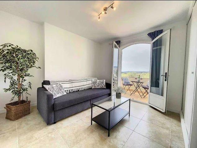 Propriété - 250 m² - 8 pièces