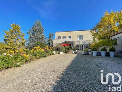 Maison - 270 m² - 8 pièces