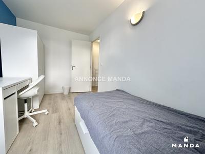 Chambre - 10 m² - 5 pièces