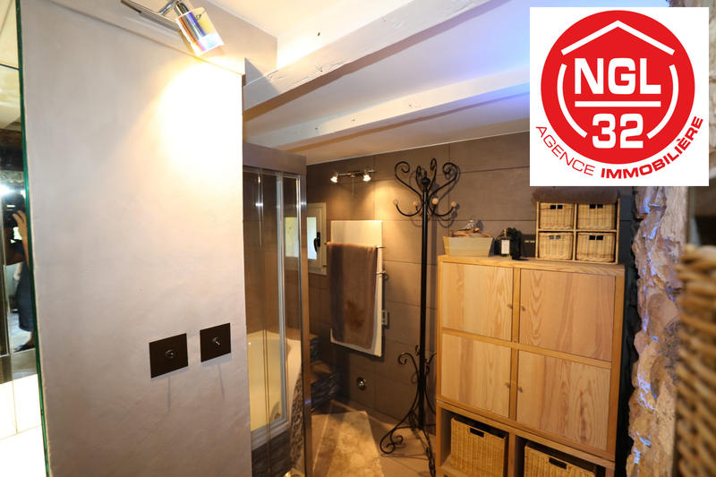 Maison - 250 m² - 10 pièces