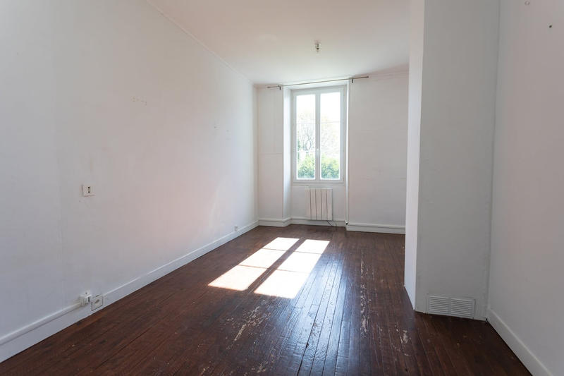 Maison - 243 m² - 5 pièces