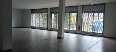 Local commercial - 1 000 m²