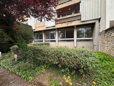 Local commercial - 113 m² - 5 pièces