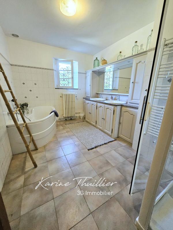 Maison en pierre - 247 m² - 7 pièces