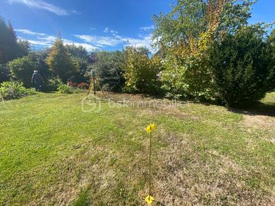Terrain constructible - 928 m²