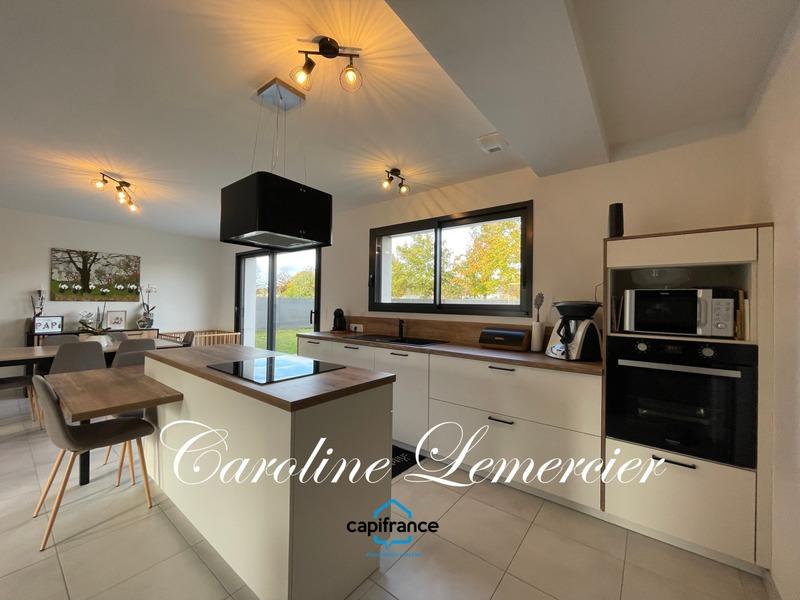 Maison - 98 m² - 4 pièces