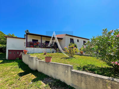 Maison - 163 m² - 9 pièces