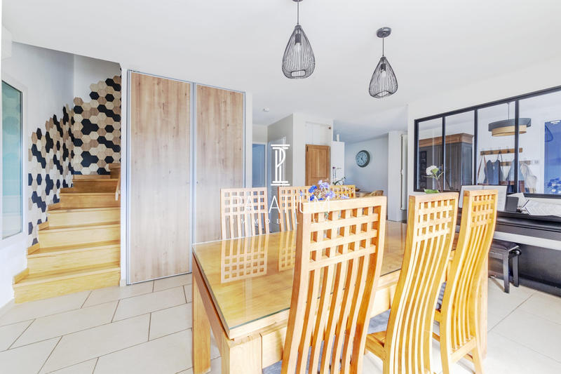 Maison - 138 m² - 6 pièces