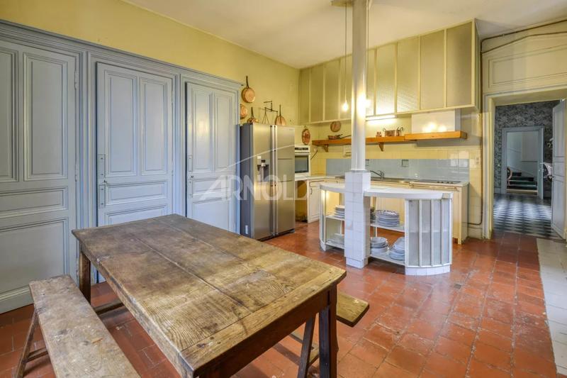 Maison - 463 m² - 15 pièces