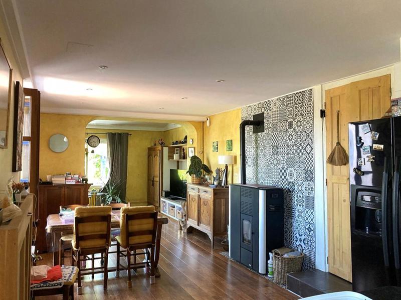 Maison - 185 m² - 9 pièces