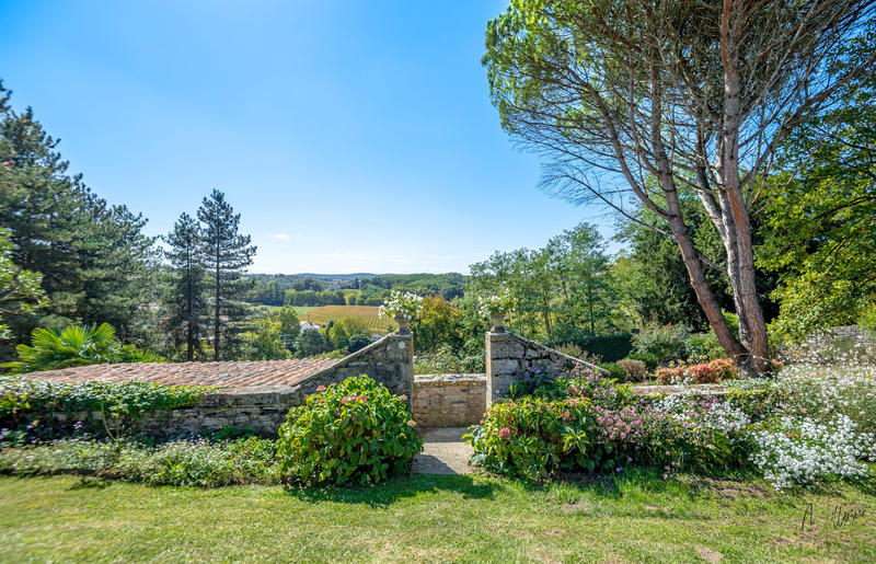 Maison - 296 m² - 7 pièces