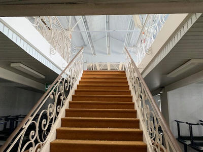 Local commercial - 6 000 m²