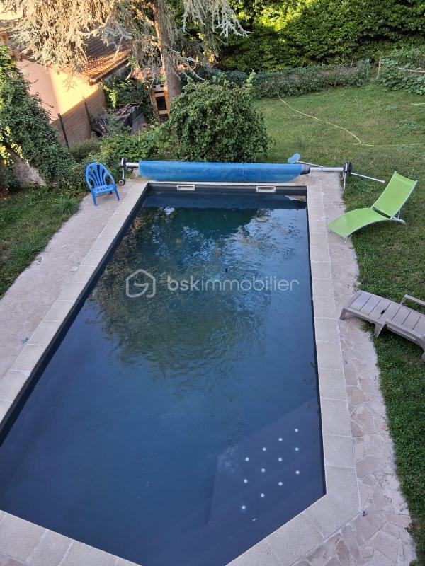 Demeure - 252 m² - 11 pièces