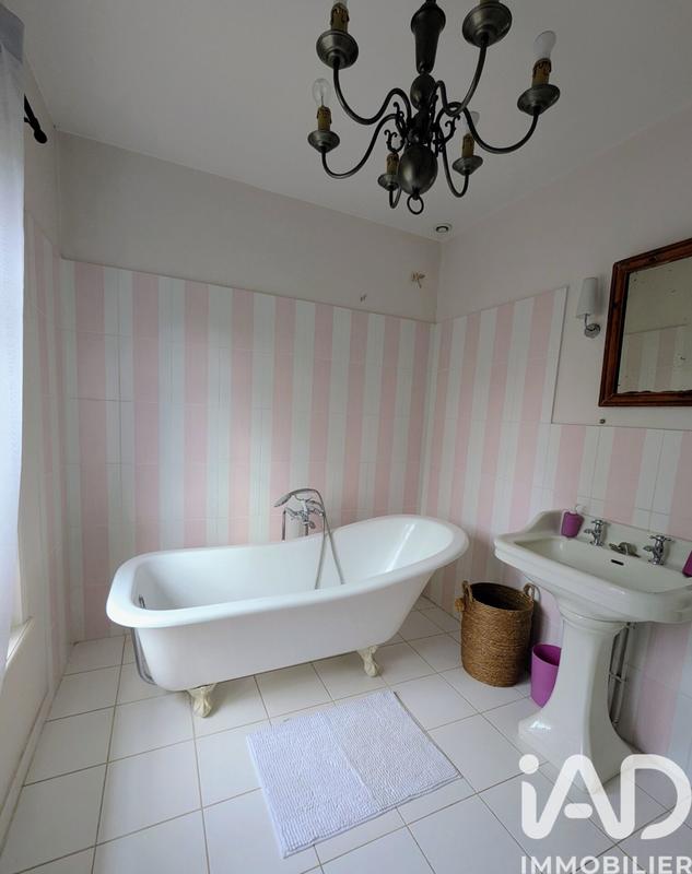 Maison - 228 m² - 5 pièces