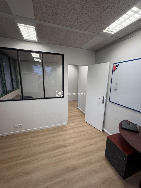 Bureau - 119 m² - 7 pièces