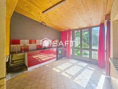 Maison - 87 m² - 5 pièces