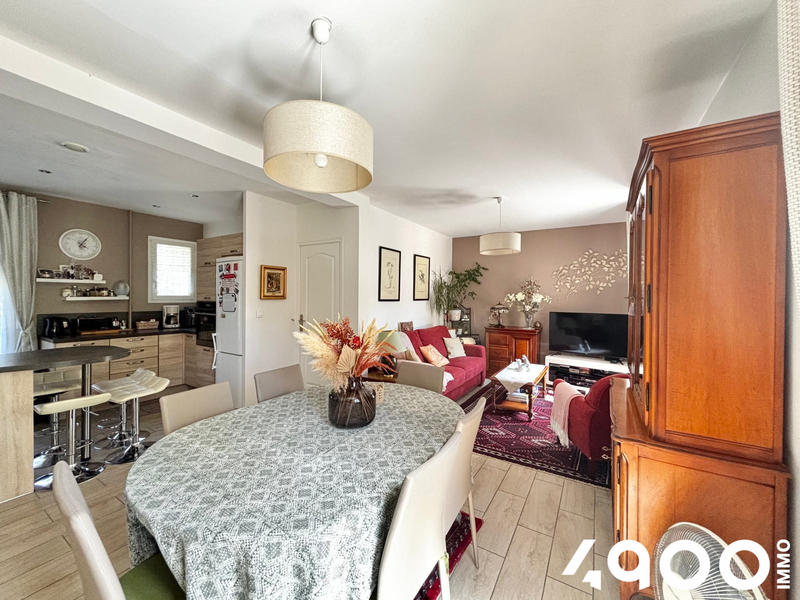 Maison - 92 m² - 6 pièces