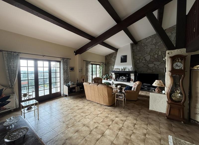 Maison - 189 m² - 6 pièces