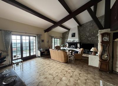 Maison - 189 m² - 6 pièces