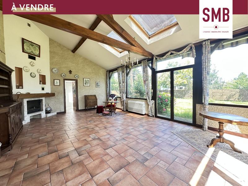 Maison - 203 m² - 7 pièces